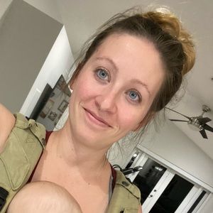 Meet your Posher, Elise